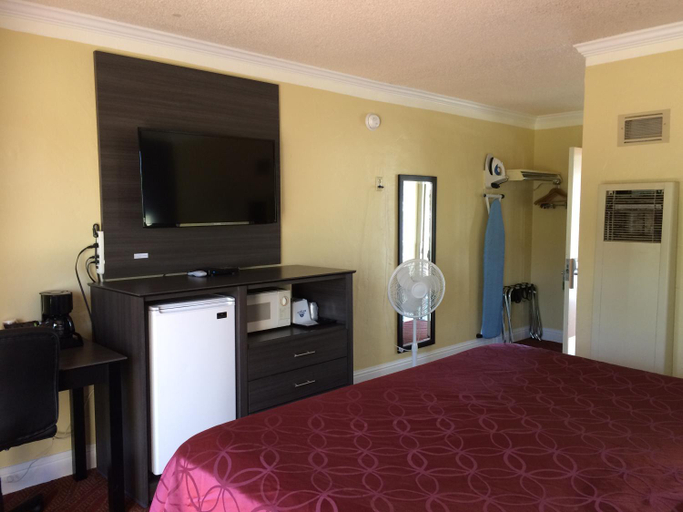 Bedroom 8