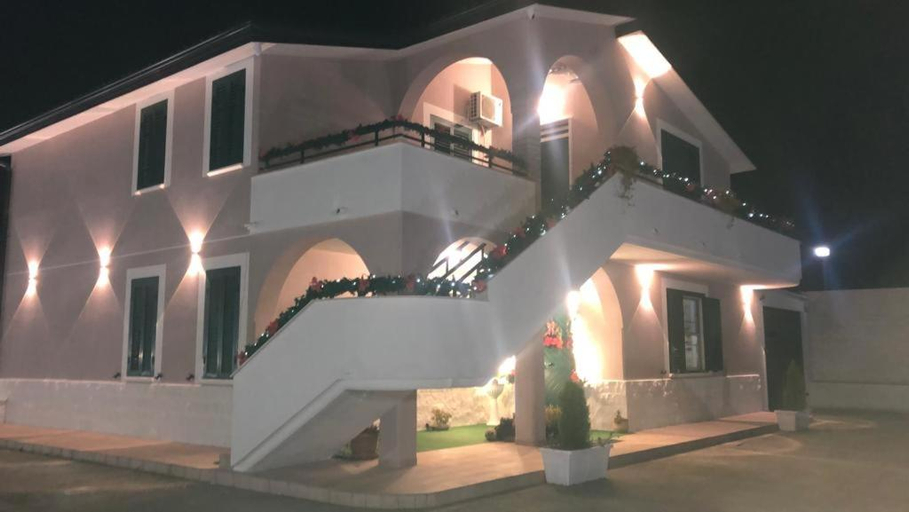 Others 3, B&B Villa Antonella, Enna