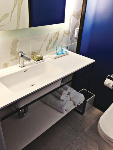 Bathroom 14