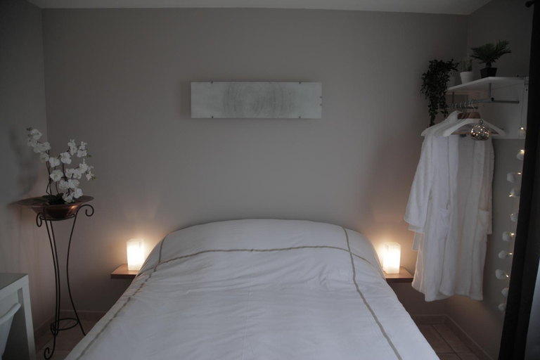 Bedroom 2, Au Doux Repos, Landes