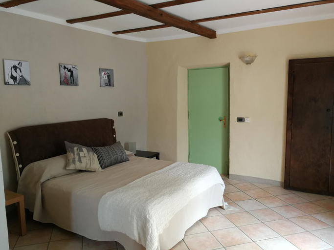 Bedroom, Locanda Montecarlo, Cuneo
