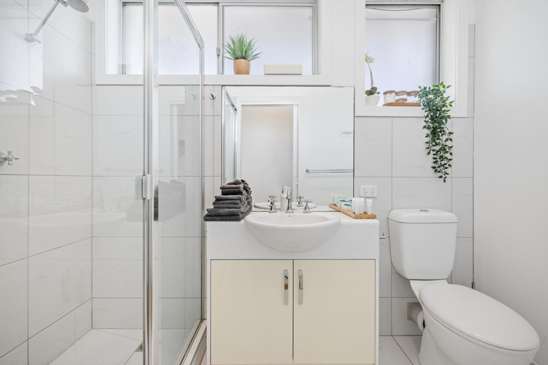 Bedroom 2, Moody's Beach Apartment, Mornington P'sula - South