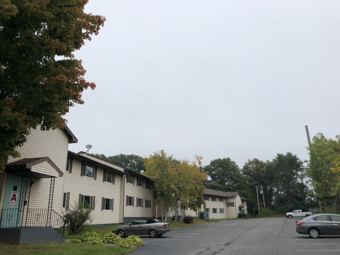 Exterior & Views 1, Latham Inn, Albany
