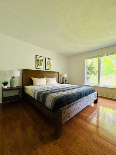 5, Letitia Heights !G Stylish and Spacious Private Bedroom with Shared Bathroom, Simcoe