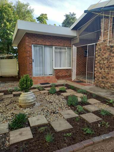 Others 3, Gastehuis 17, Mangaung