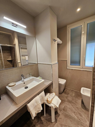 Bathroom 18