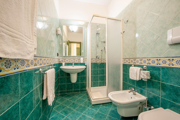 Bathroom 4, Best Western Hotel La Conchiglia, Salerno