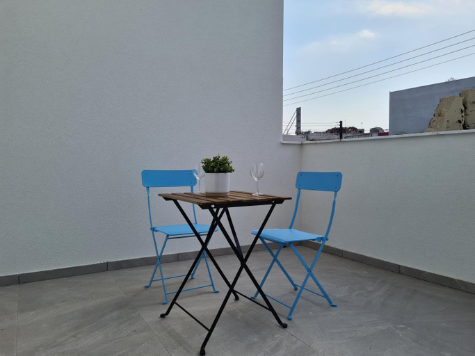 Others 5, Tefkrou Anthia 9 apts
