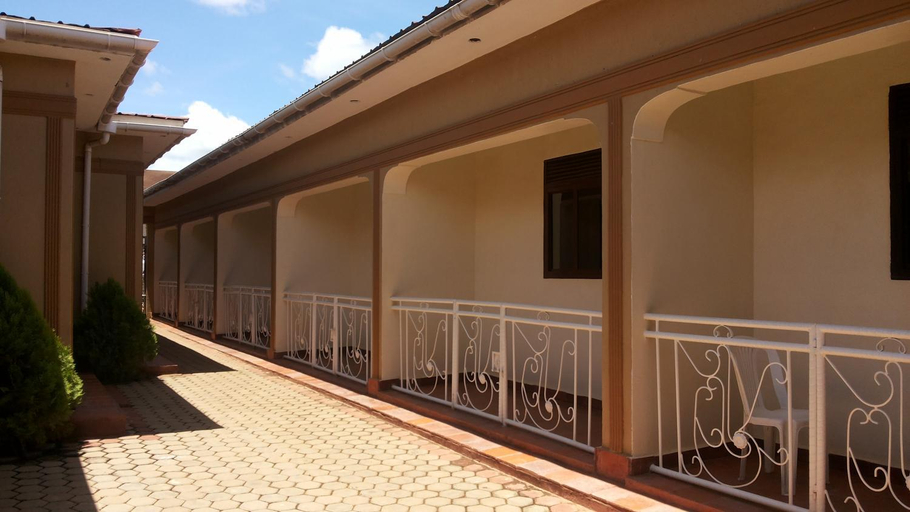 Exterior 11