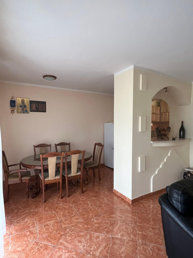 Others 4, Apartman Savo