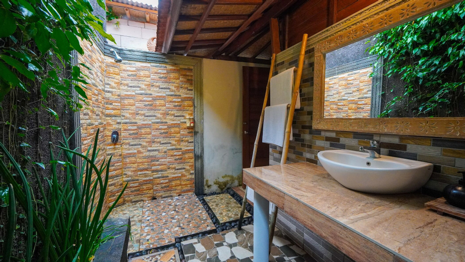 Bathroom 9