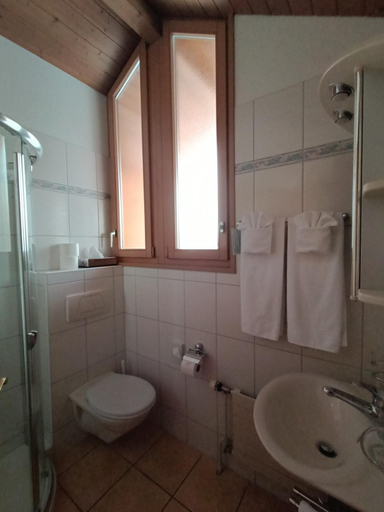 Bedroom 3, Hotel Adler, Thun