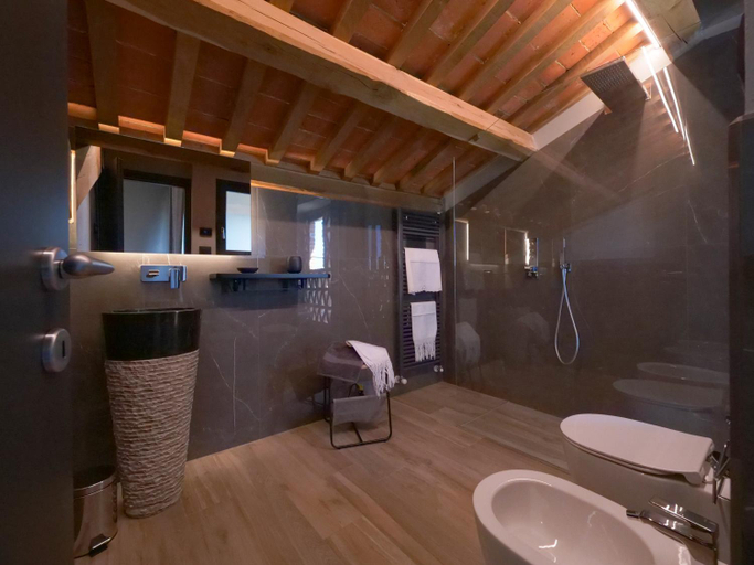 Bathroom 3, Relais Colle Messino Briaglia Mondovi, Cuneo