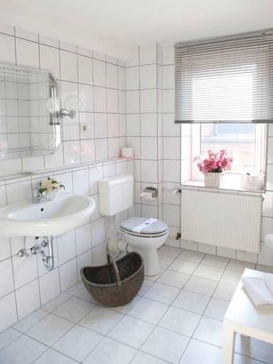 Bathroom 3, Hotel Frankfurter Hof, Limburg-Weilburg