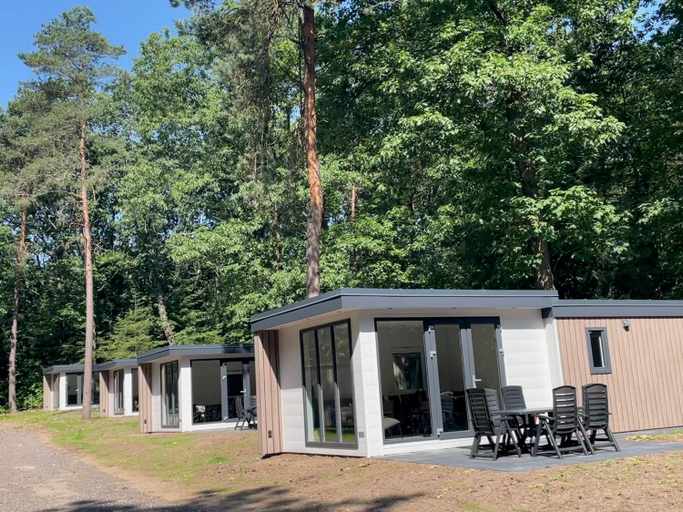 Exterior 11