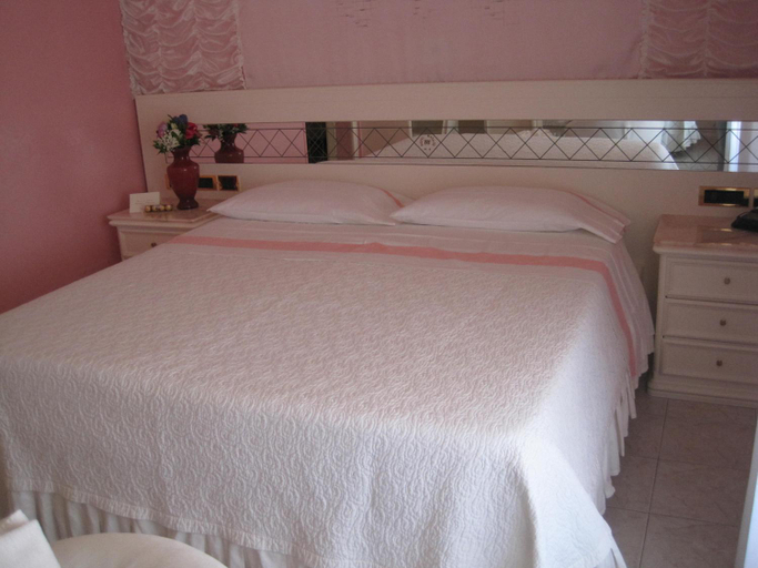 Bedroom 16