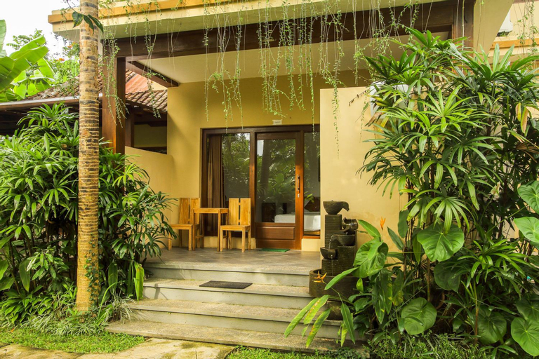Exterior 7