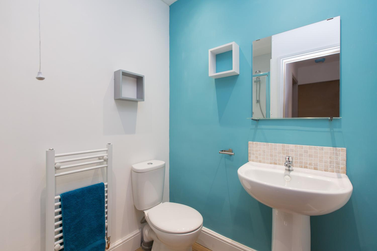 Bathroom 4, Crewe Rooms @ Samuel Street Crewe, Cheshire East