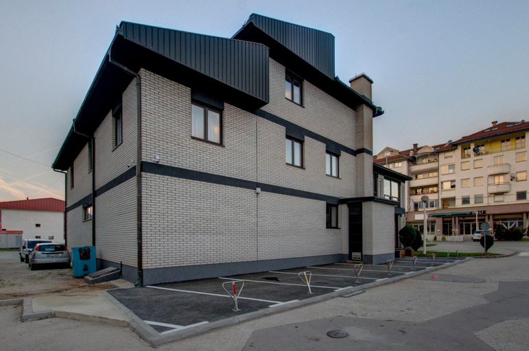 Hotel Zlatna Zita, Istočno Sarajevo