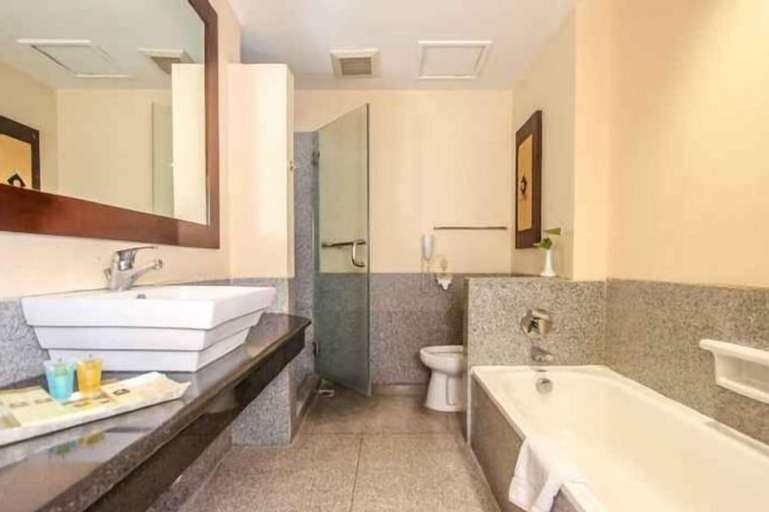 Bathroom 24