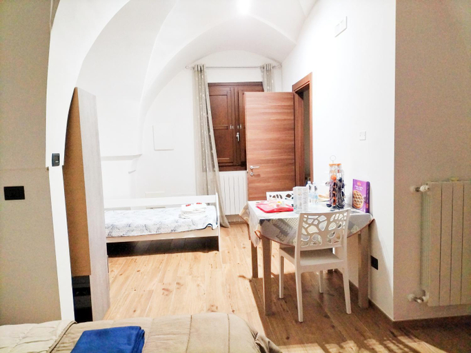 Others 2, B&B L'Albero d'Oro, Taranto