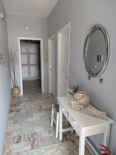 Others 5, Apartment Christiana, Ionian Islands