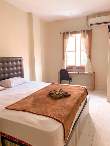 Bedroom 13