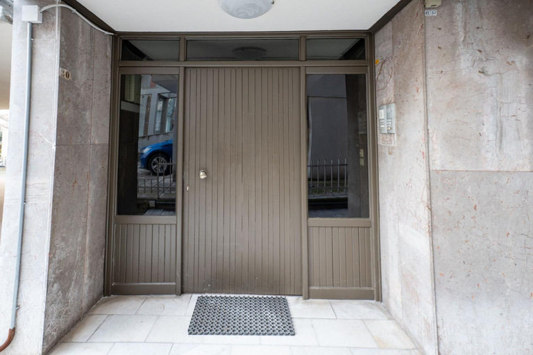 Entrance 3, F & B Collection - Kalamaria Flats, Central Macedonia