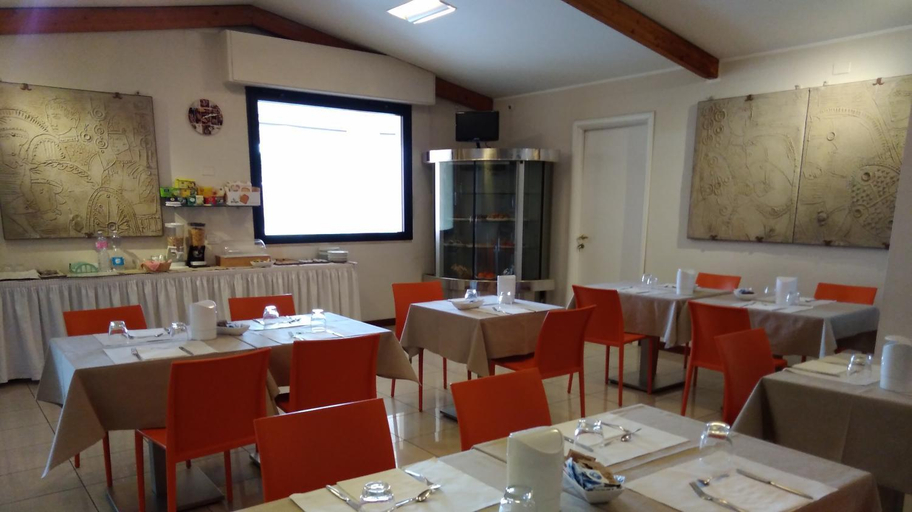 Food & Drinks 2, ALBERGO METAURO, Pesaro E Urbino