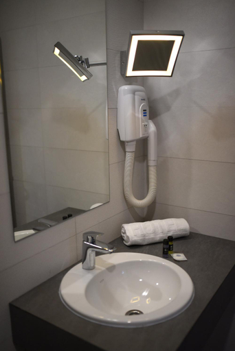Bathroom 2, Hotel Kole, Čačak