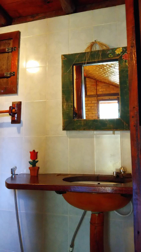 Bathroom 3, Repousada Chales, Lima Duarte