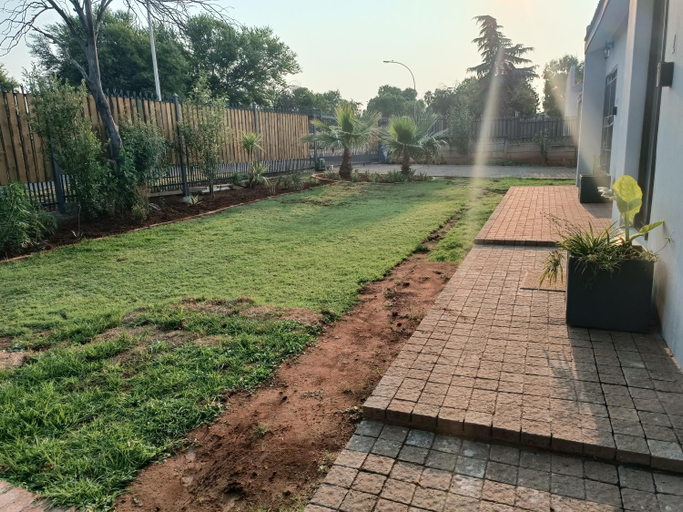Others 4, Nini's guest units, Mangaung