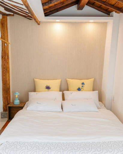 Bedroom 2, Jeonju Hanokmaeul Nest175 Jaczzi Dokchae Pension, Jeonju