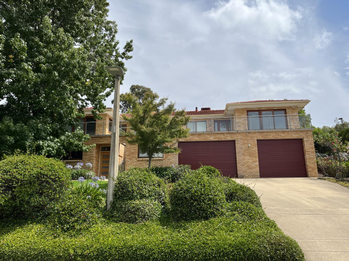 Exterior & Views 1, Studio at the Back of Mount Taylor, Canberra