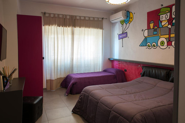 Others 3, Affittacamere Tiburstation 2, Rome
