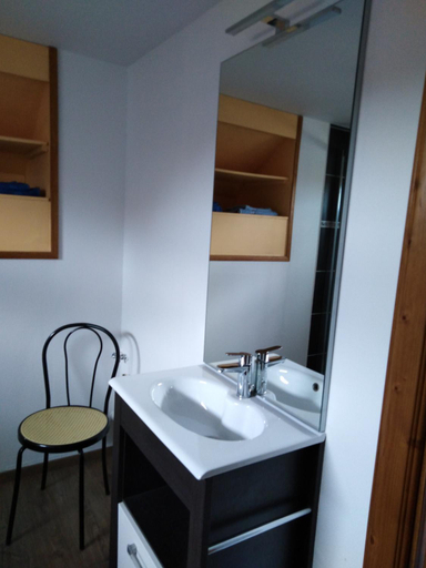 Bathroom 1, Le Breuil, Aube