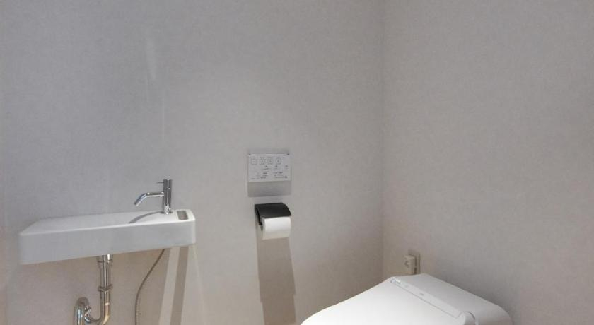 Bathroom 11