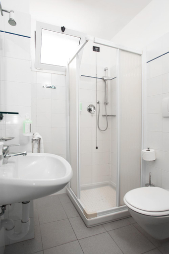 Bathroom 3, Residence Il Monello, Savona
