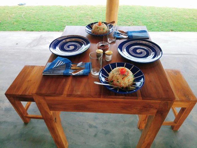 Food & Drinks, Whisky Point Resort, Pothuvil