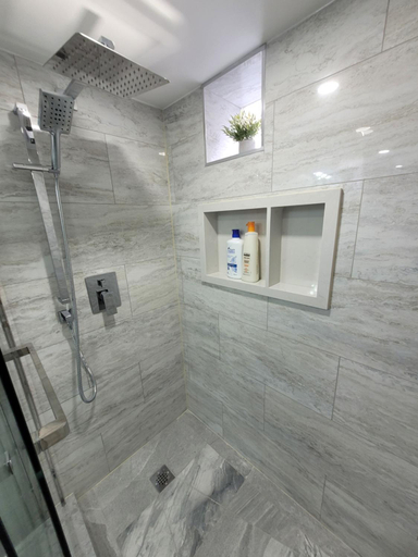 Others 5, Guest House Basement - Master Bedrooms in Bayview Village, Toronto