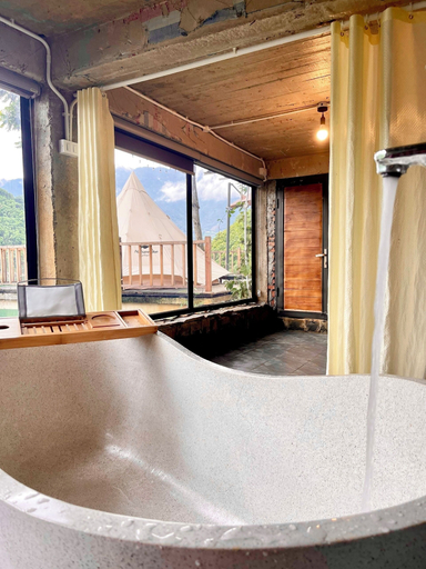 Bathroom 3, Vayang Retreat and Camping, Đà Bắc