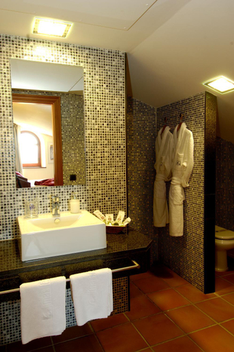 Bathroom, Mas Ferran, Girona