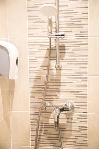 Bathroom 2, Hotel Castillan, Hautes-Alpes