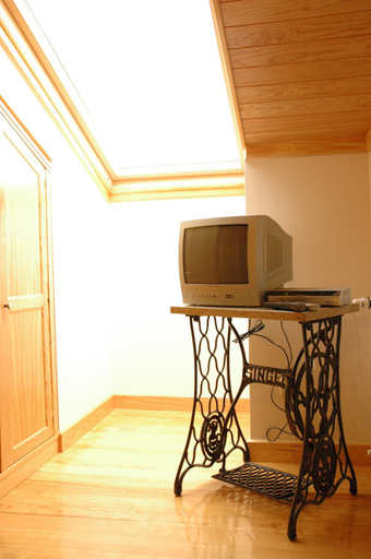 Others 4, Casa Avo Alice, Seia