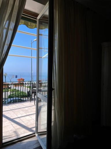 Others 2, B&B SALERNO IN, Salerno