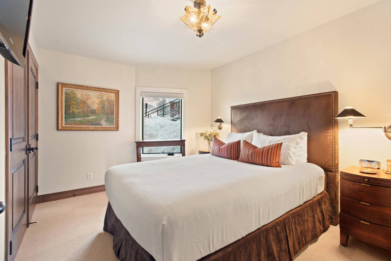 Bedroom 3, Shadow Mountain 04, Pitkin
