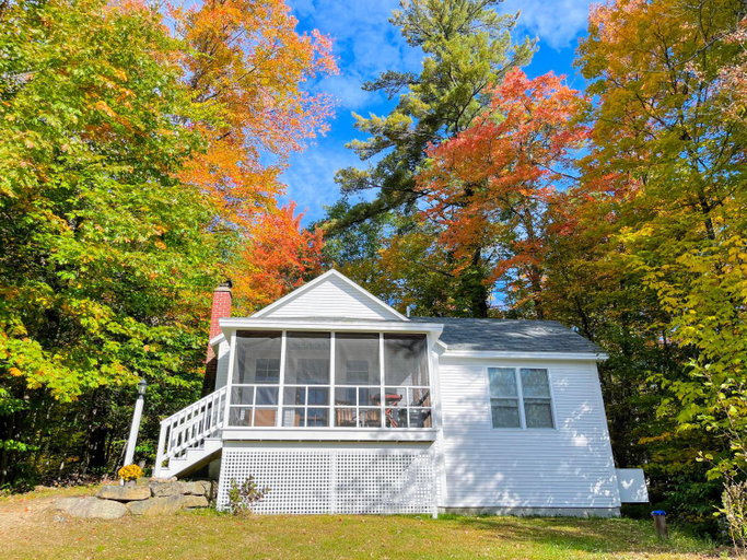 11G Quintessential New Engalnd Cottage with Fantastic Views!, Grafton