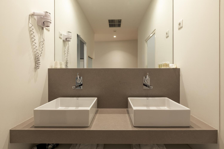 Bathroom 5, Tempus Hotel & Spa, Ponte da Barca