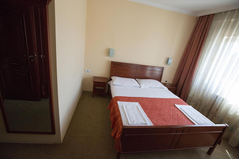 Others 4, Hotel Atlas, Novi Pazar