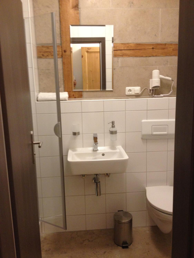 Bathroom 2, Old Town Guesthouse Erlangen, Erlangen